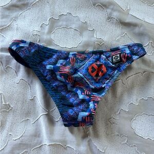 Jolyn Printed Europe Bottoms Size S